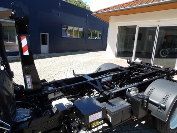 Isuzu M27 3,0L, hákový nosič kontejnerů (foto 11)