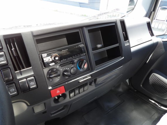 Isuzu M27 3,0L, hákový nosič kontejnerů (foto 17)