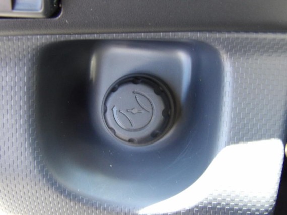Isuzu M27 3,0L, hákový nosič kontejnerů (foto 25)