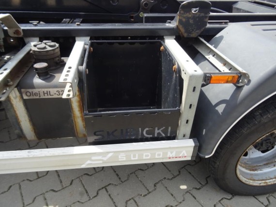 Nissan NT400 35.15 Hákový nosič kontejnerů (foto 25)