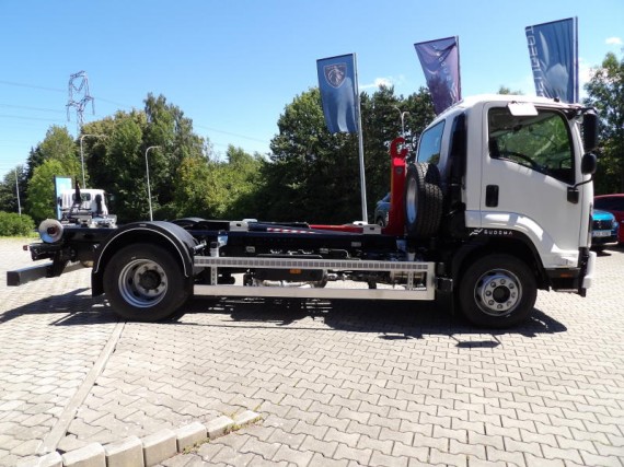 Isuzu F14 5.2L, 240k, AUT6, Hákový nosič (foto 8)