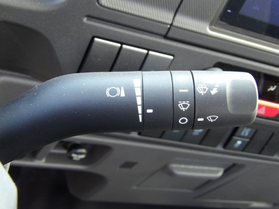 Isuzu F14 5.2L, 240k, AUT6, Hákový nosič (foto 36)