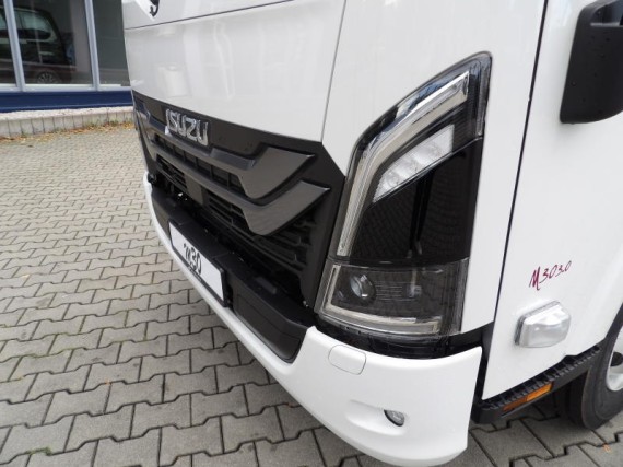 Isuzu M30 7,5t 3,0L 150k A/T hák. nosič (foto 24)