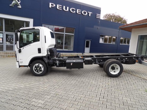 Isuzu M30 7,5t 3,0L 150k A/T hák. nosič (foto 14)