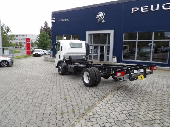 Isuzu M30 7,5t 3,0L 150k A/T hák. nosič (foto 16)