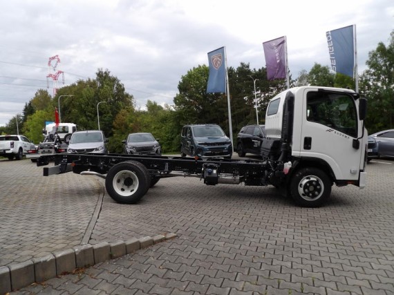 Isuzu M30 7,5t 3,0L 150k A/T hák. nosič (foto 22)