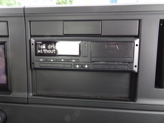 Isuzu M30 7,5t 3,0L 150k A/T hák. nosič (foto 64)