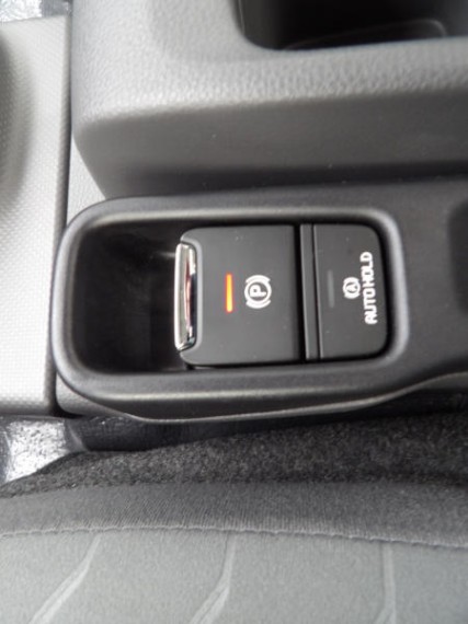 Isuzu M30 7,5t 3,0L 150k A/T hák. nosič (foto 56)