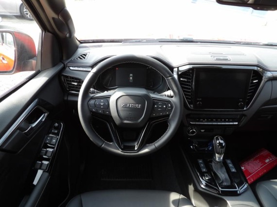 Isuzu D-Max V-Cross Double Cab 4x4 A/T (foto 8)