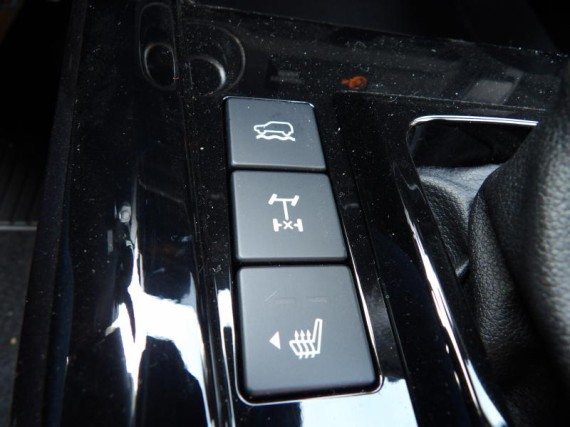 Isuzu D-Max V-Cross Double Cab 4x4 A/T (foto 38)