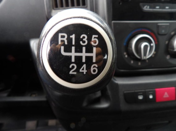 Peugeot Boxer L2H2, 2,0 130k 6 míst (foto 33)