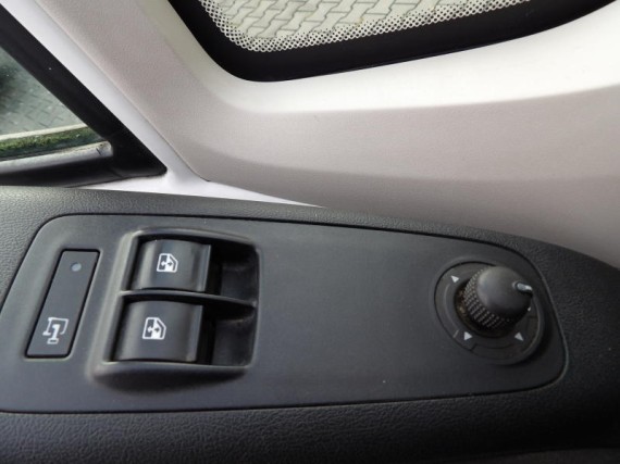 Peugeot Boxer L2H2, 2,0 130k 6 míst (foto 19)