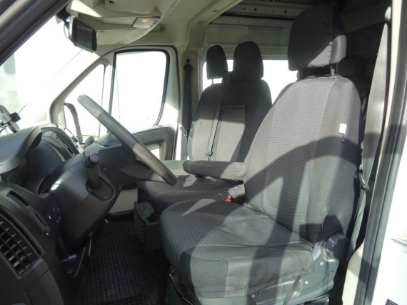 Peugeot Boxer L4H2 7 míst 2,0 BlueHDi 160k (foto 23) Peugeot Boxer L4H2 7 míst 2,0 BlueHDi 160k (foto 23)