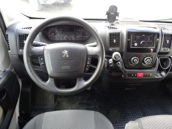 Peugeot Boxer L4H2 7 míst 2,0 BlueHDi 160k (foto 16) Peugeot Boxer L4H2 7 míst 2,0 BlueHDi 160k (foto 16)