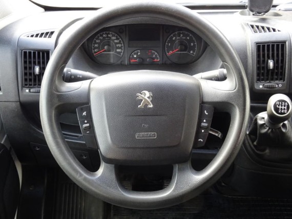 Peugeot Boxer L4H2 7 míst 2,0 BlueHDi 160k (foto 17) Peugeot Boxer L4H2 7 míst 2,0 BlueHDi 160k (foto 17)