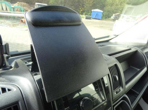 Peugeot Boxer L4H2 7 míst 2,0 BlueHDi 160k (foto 26) Peugeot Boxer L4H2 7 míst 2,0 BlueHDi 160k (foto 26)