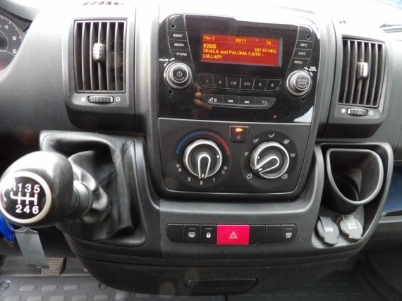 Peugeot Boxer L2H2, 2,0 130k 6 míst (foto 20)