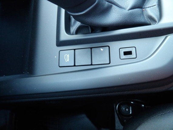 Isuzu D-Max L Single Cab  4x4 A/T (foto 17)