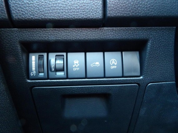 Isuzu D-Max L Single Cab  4x4 A/T (foto 16)