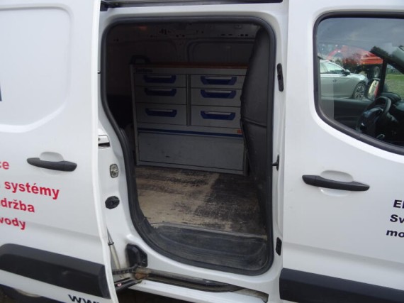 Peugeot Partner Furgon L2 1,5 100k MAN5 (foto 13)