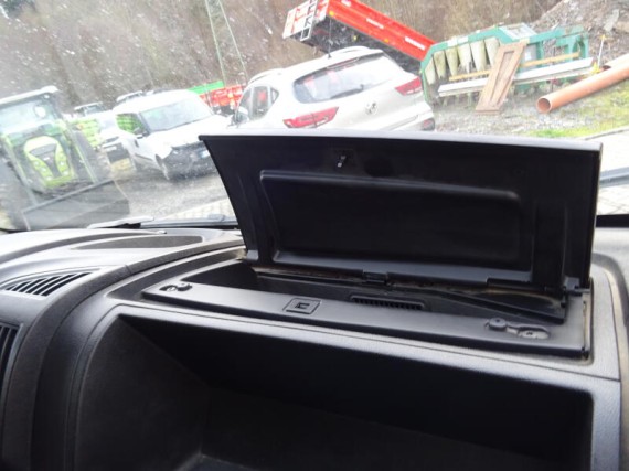 Peugeot Boxer dvoukabina 3s sklápěč 3,0 HDi (foto 18)