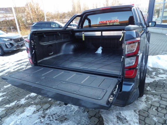 Isuzu D-Max V-Cross Double Cab 4x4 A/T (foto 12)