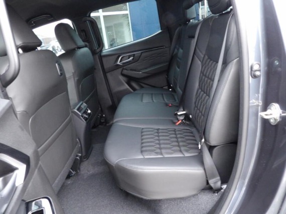 Isuzu D-Max V-Cross Double Cab 4x4 A/T (foto 17)