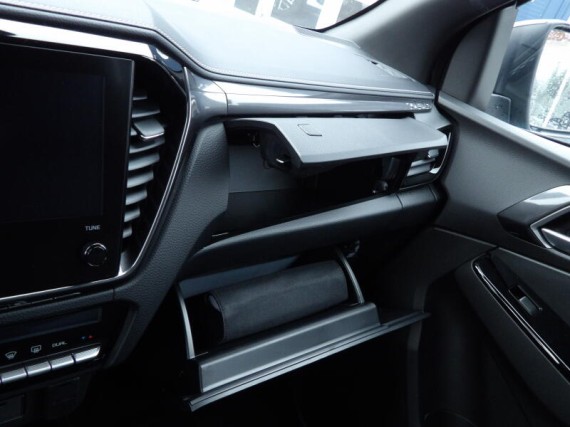 Isuzu D-Max V-Cross Double Cab 4x4 A/T (foto 29)