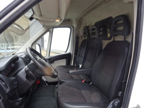 Peugeot Boxer Furgon L2H2 2,0 BlueHDi 160k (foto 8)