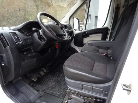 Peugeot Boxer Furgon L2H2 2,0 BlueHDi 160k (foto 9)