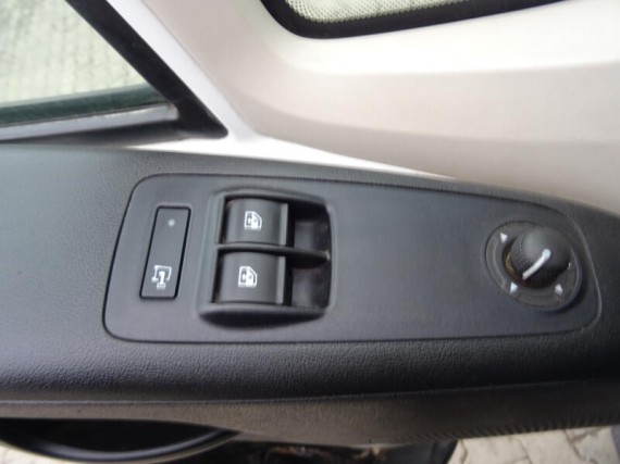 Peugeot Boxer Furgon L2H2 2,0 BlueHDi 160k (foto 11)