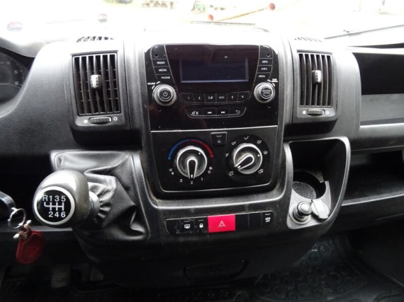 Peugeot Boxer Furgon L2H2 2,0 BlueHDi 160k (foto 13)