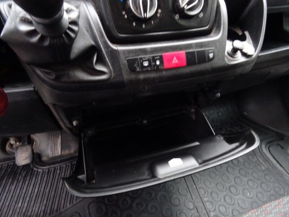 Peugeot Boxer Furgon L2H2 2,0 BlueHDi 160k (foto 15)