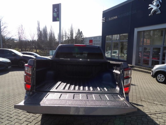 Isuzu D-Max V-Cross Double Cab 4x4 A/T (foto 40)