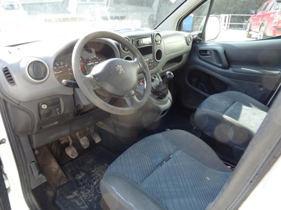 Peugeot Partner Tepee 1,6 HDi 74k MAN6 (foto 19)
