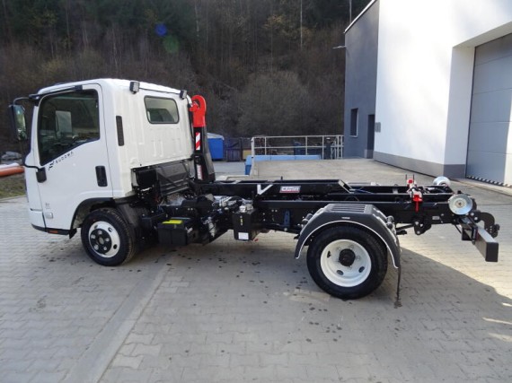 Isuzu M27 3.0L, hákový nosič kontejnerů (foto 7)