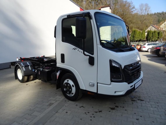 Isuzu M27 3.0L, hákový nosič kontejnerů (foto 16)