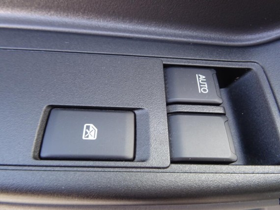 Isuzu M27 3.0L, hákový nosič kontejnerů (foto 24)