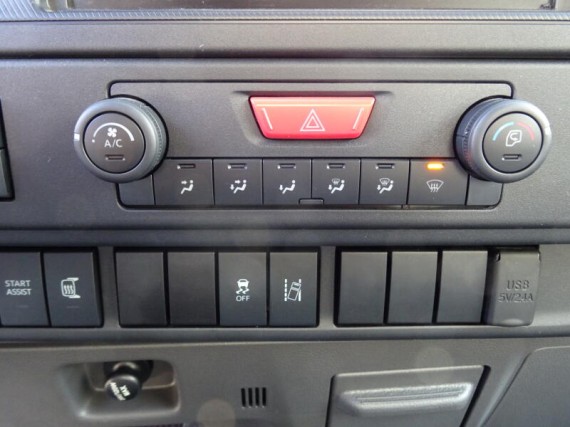 Isuzu M27 3.0L, hákový nosič kontejnerů (foto 30)