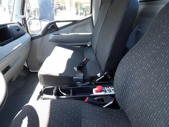 Mitsubishi Canter FUSO 9C18 nosič kontejnerů (foto 12)