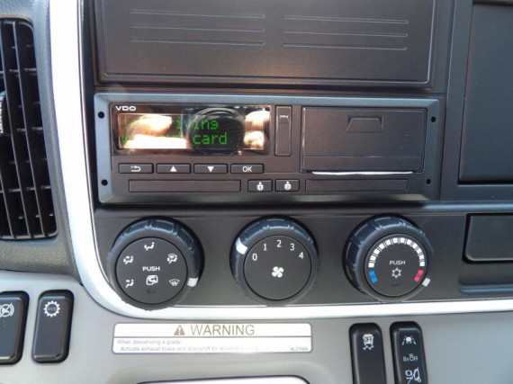 Mitsubishi Canter FUSO 9C18 nosič kontejnerů (foto 15)