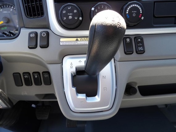 Mitsubishi Canter FUSO 9C18 nosič kontejnerů (foto 16)