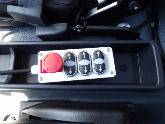 Mitsubishi Canter FUSO 9C18 nosič kontejnerů (foto 18)