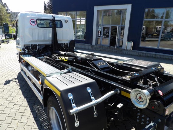 Mitsubishi Canter FUSO 9C18 nosič kontejnerů (foto 25)