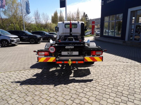Isuzu M30 7,5t 3,0L 150k A/T hák. nosič (foto 10)