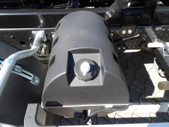Isuzu M30 7,5t 3,0L 150k A/T hák. nosič (foto 14)
