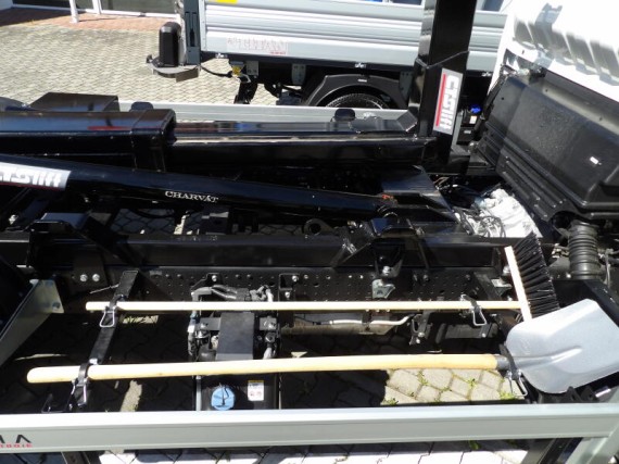 Isuzu M30 7,5t 3,0L 150k A/T hák. nosič (foto 15)