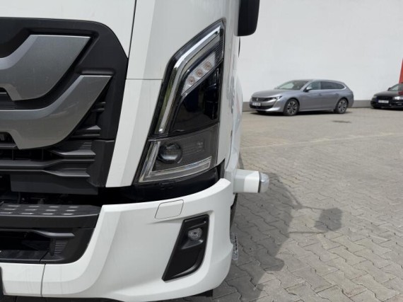 Isuzu F11 5.2L, 240k, MT6, Hákový nosič (foto 10)