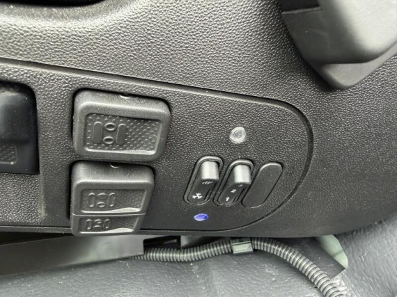 Isuzu F11 5.2L, 240k, MT6, Hákový nosič (foto 18)