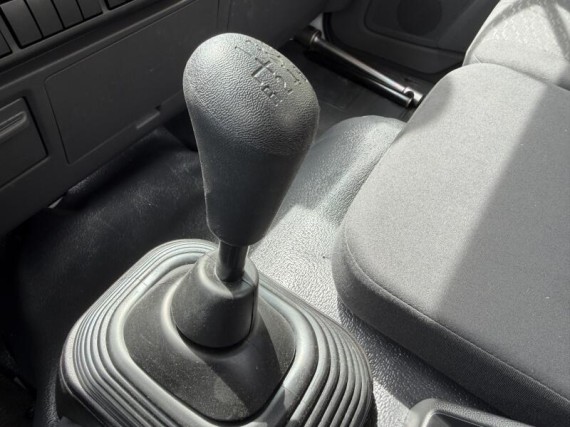 Isuzu F11 5.2L, 240k, MT6, Hákový nosič (foto 31)